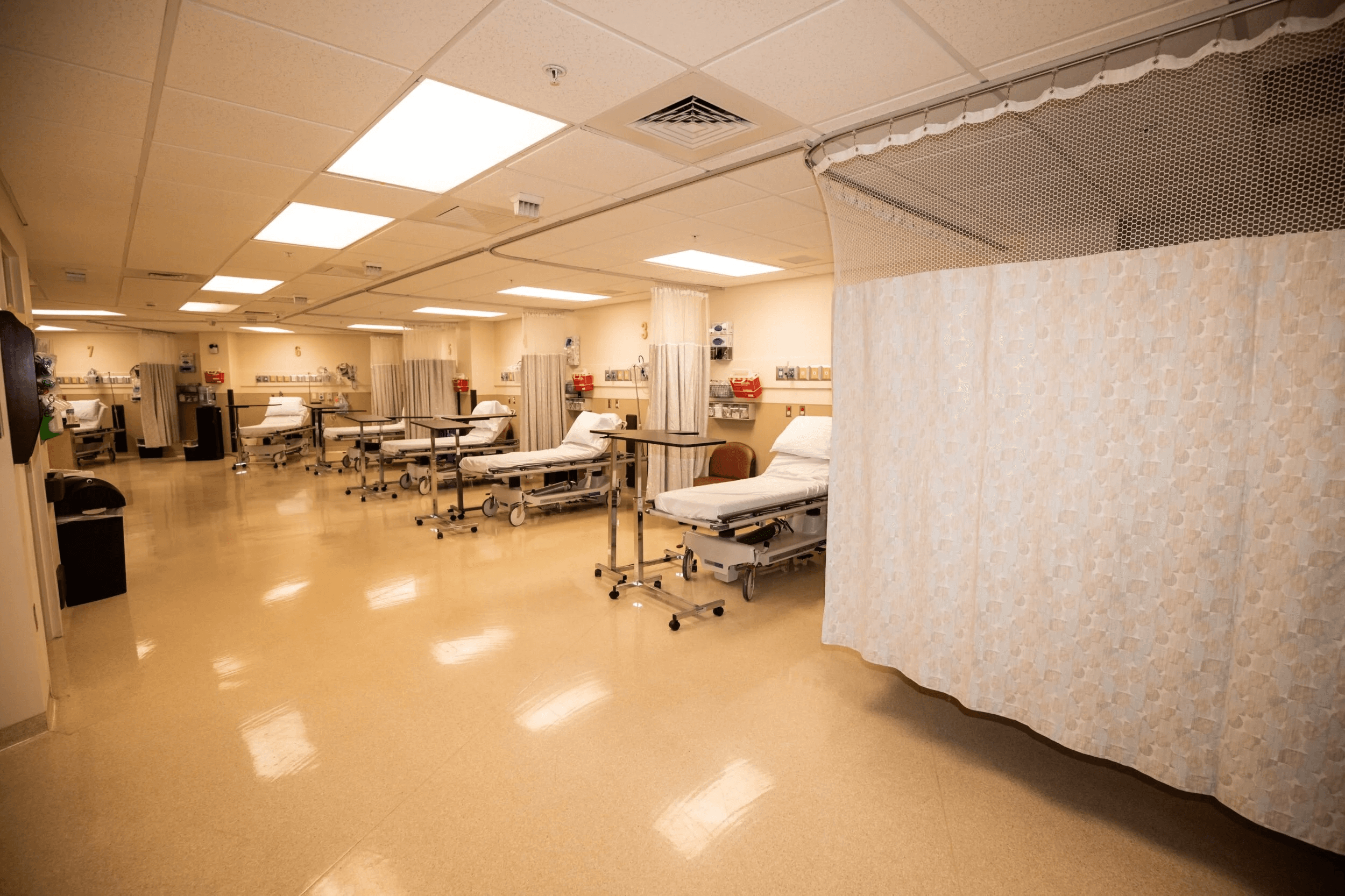 Surgery room at Mountain Spine & Orthopedics Boca Raton, Florida