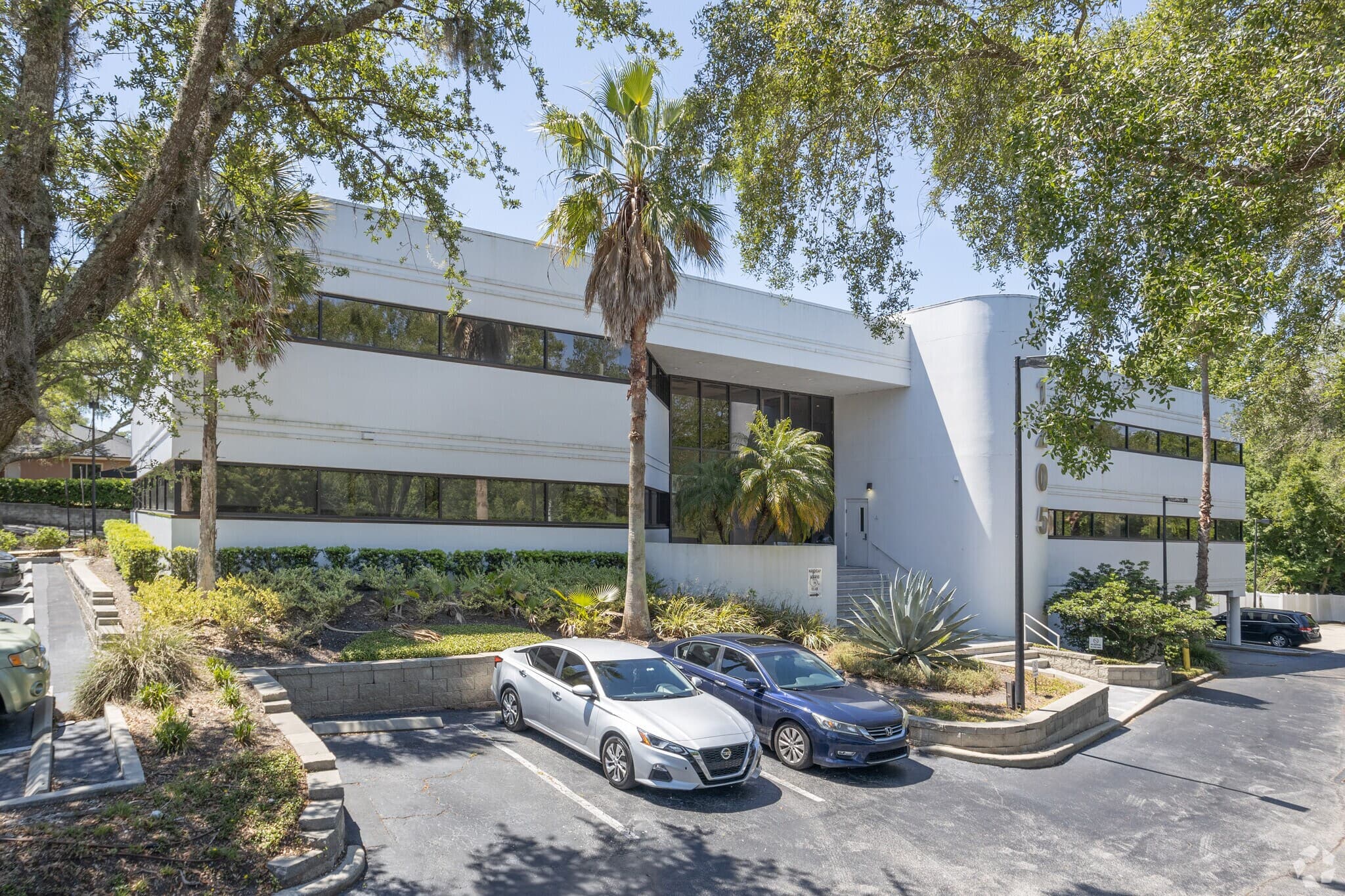 Building exterior at Mountain Spine & Orthopedics Jacksonville, Florida