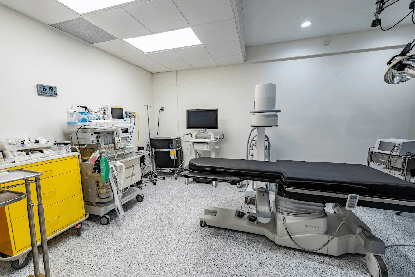 Surgery room at Mountain Spine & Orthopedics South Miami, Florida
