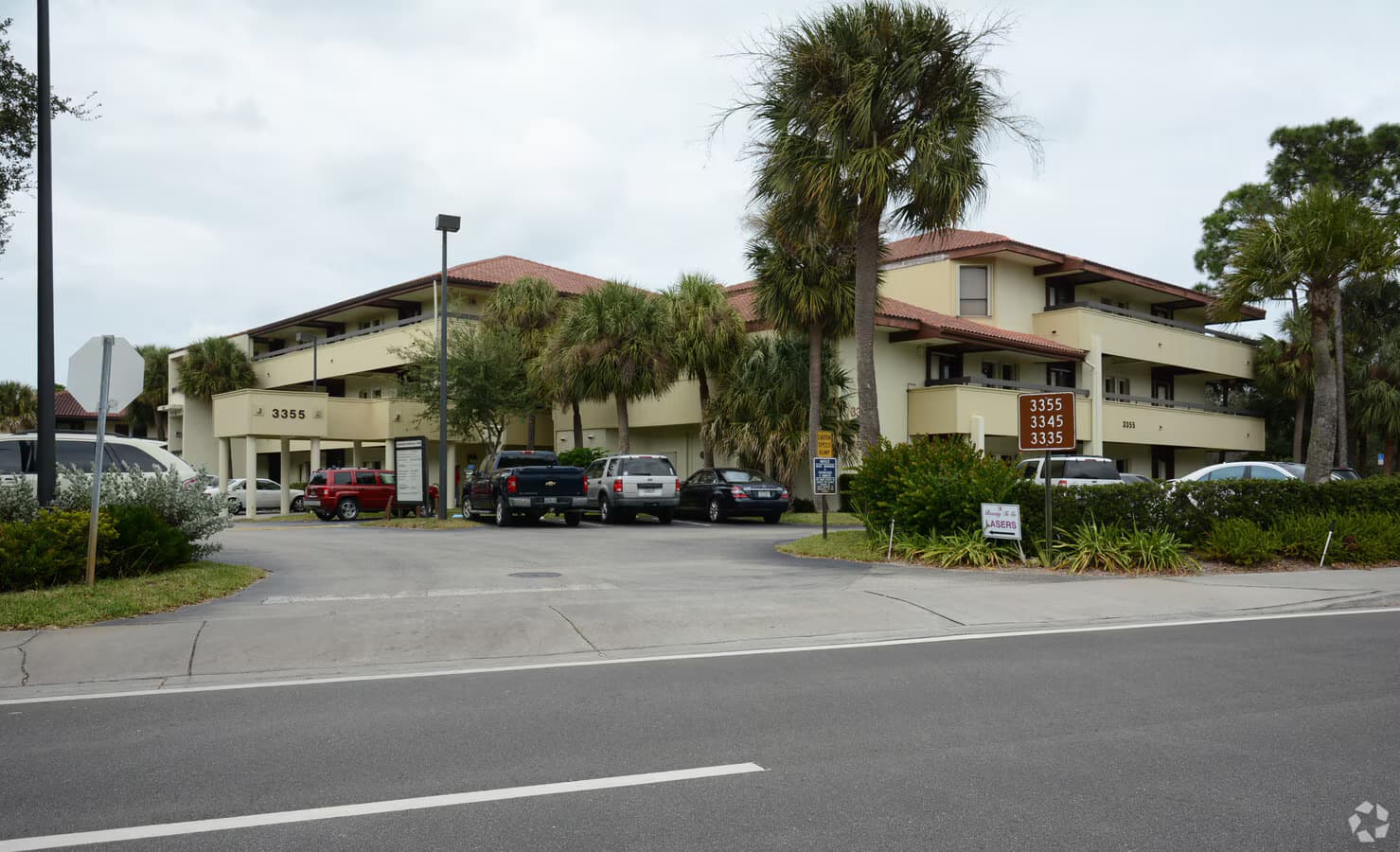 Building exterior at Mountain Spine & Orthopedics Palm Beach Gardens, Florida
