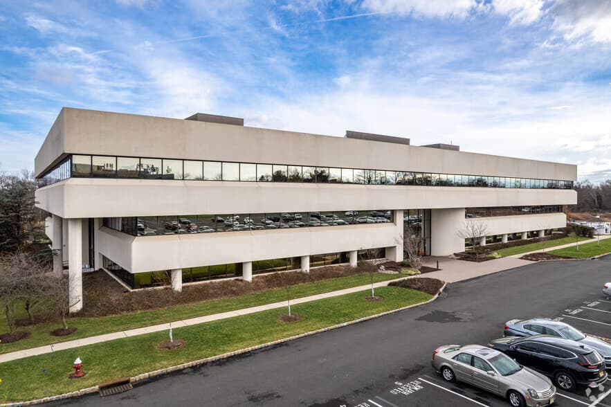 Building exterior at Mountain Spine & Orthopedics Paramus, NJ